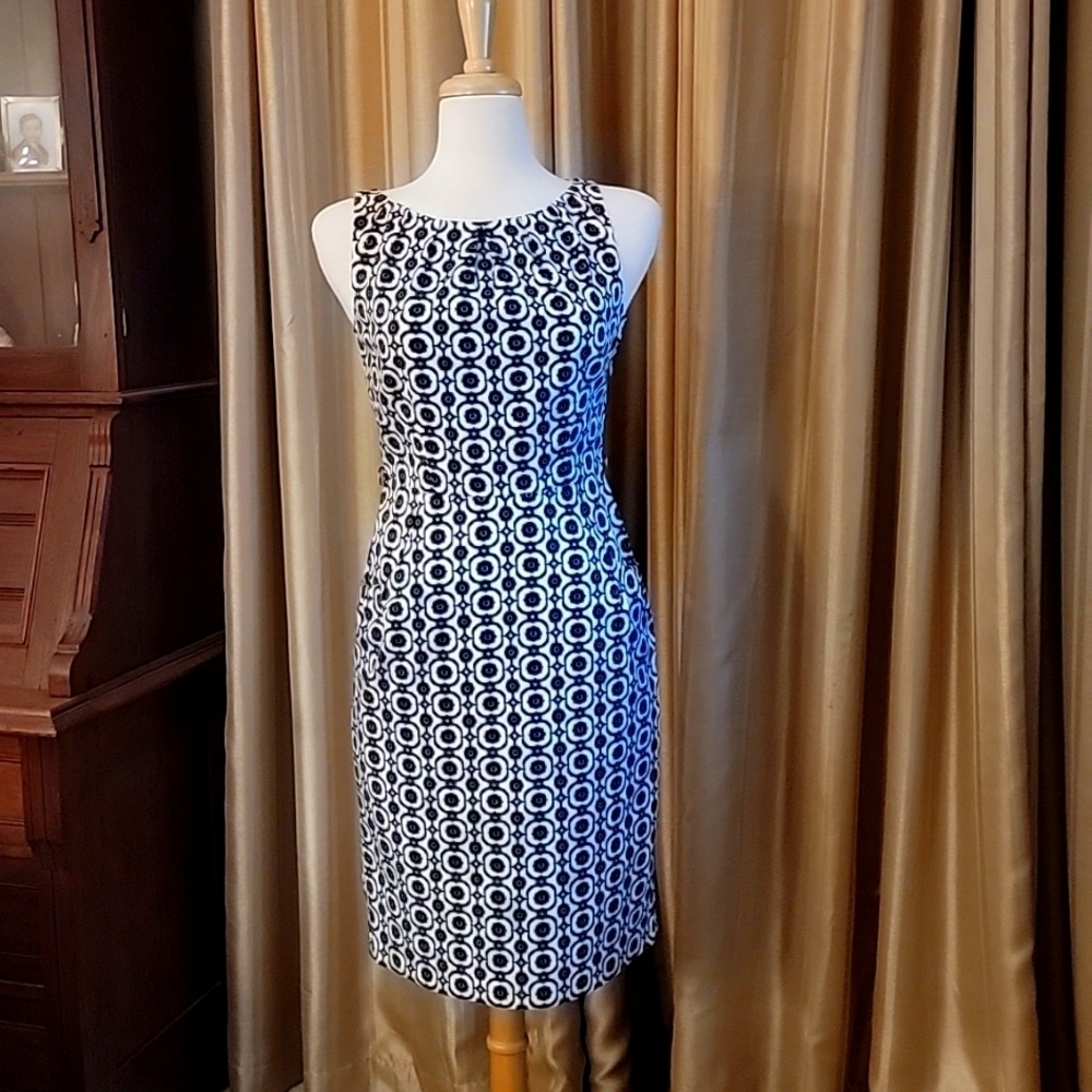 Nine West sleeveless dress Size 2